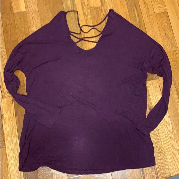 💛(3 for $20) Garage wine colored open back shirt - Picture 4 of 4